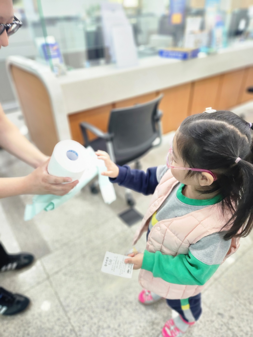 [자원봉사 기자단] <br> "우유팩이 두루마리 휴지로!"…가정에서 실천하는 자원재활용